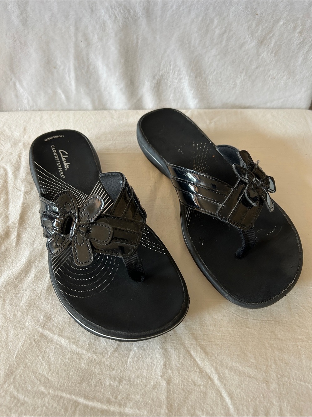 Clarks Women’s Black Patent Floral Thong Sandals
